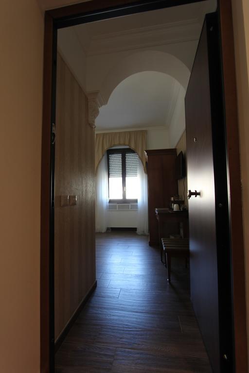 Area Sacra Relais Bed & Breakfast Rome Exterior photo